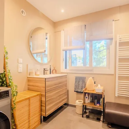 Bright A-c With Sea View - * Антиб