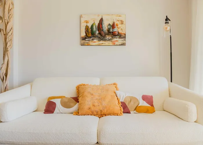 Bright A-c With Sea View - Апартаменты