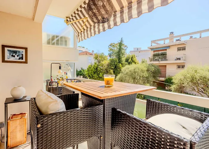 Bright A-c With Sea View - Apartament Antibes