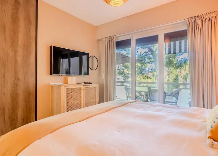 Bright A-c With Sea View - Апартаменты *