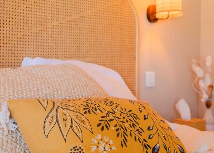 Bright A-c With Sea View - Апартаменты *