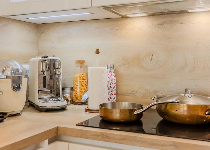 Bright A-c With Sea View - * Антиб