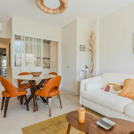 Bright A-c With Sea View - Apartman