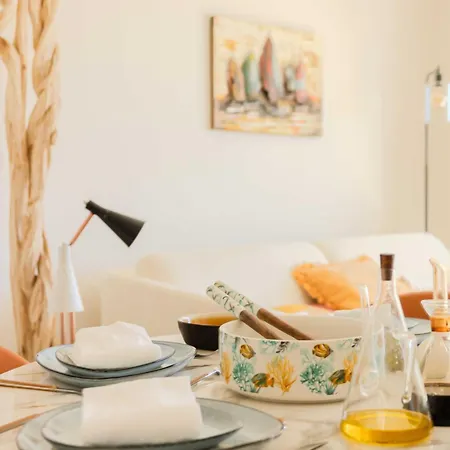 Bright A-c With Sea View - Apartment